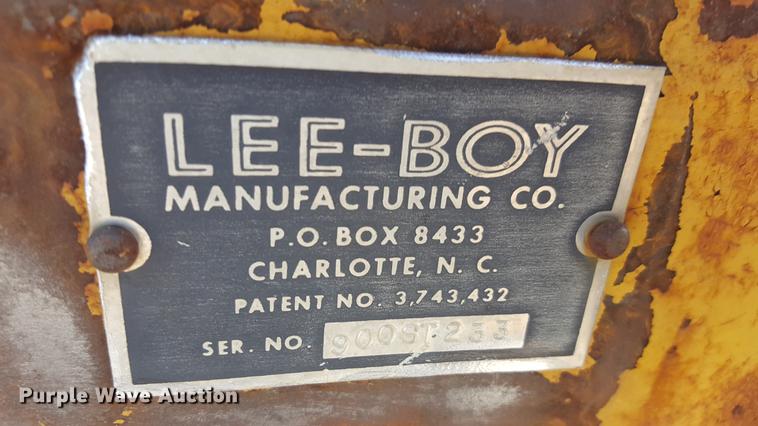 image for item FS9519 Lee Boy 900 paver