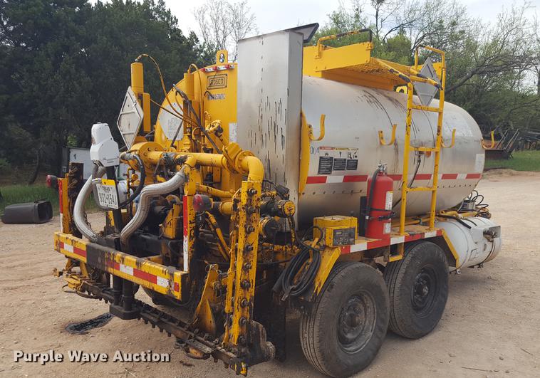 image for item FS9520 2002 Rosco asphalt distribution trailer