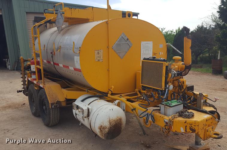 image for item FS9520 2002 Rosco asphalt distribution trailer