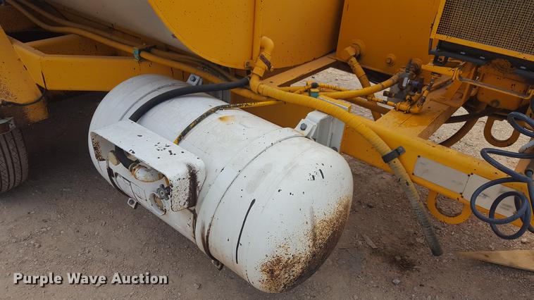 image for item FS9520 2002 Rosco asphalt distribution trailer