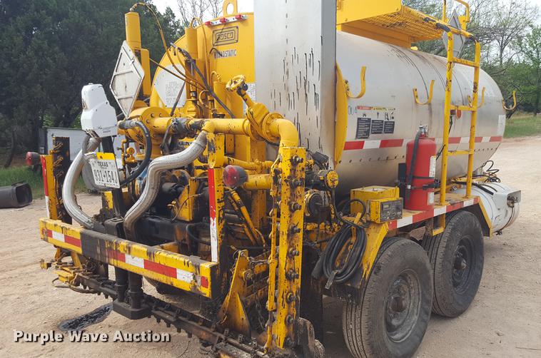 image for item FS9520 2002 Rosco asphalt distribution trailer