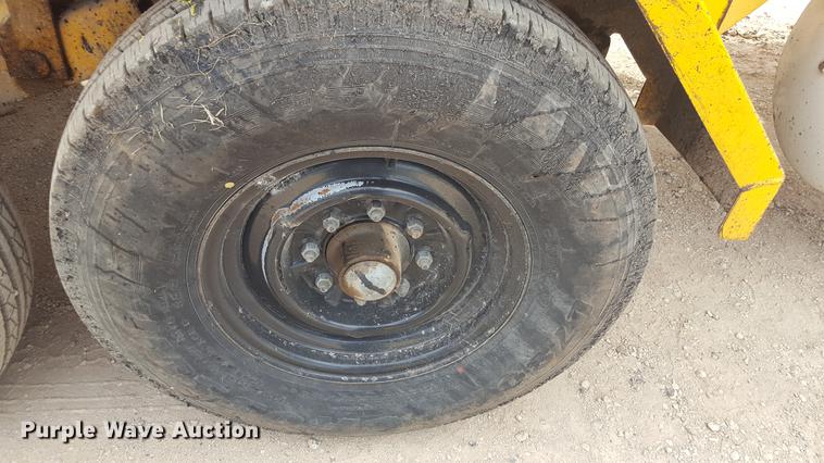 image for item FS9520 2002 Rosco asphalt distribution trailer