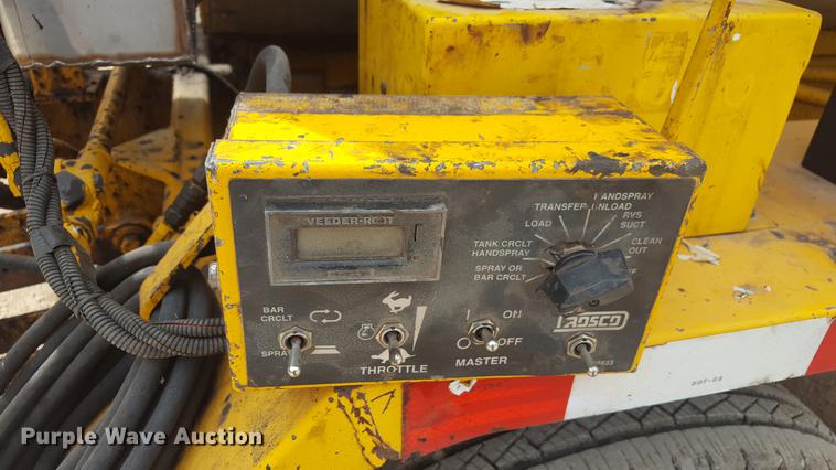 image for item FS9520 2002 Rosco asphalt distribution trailer