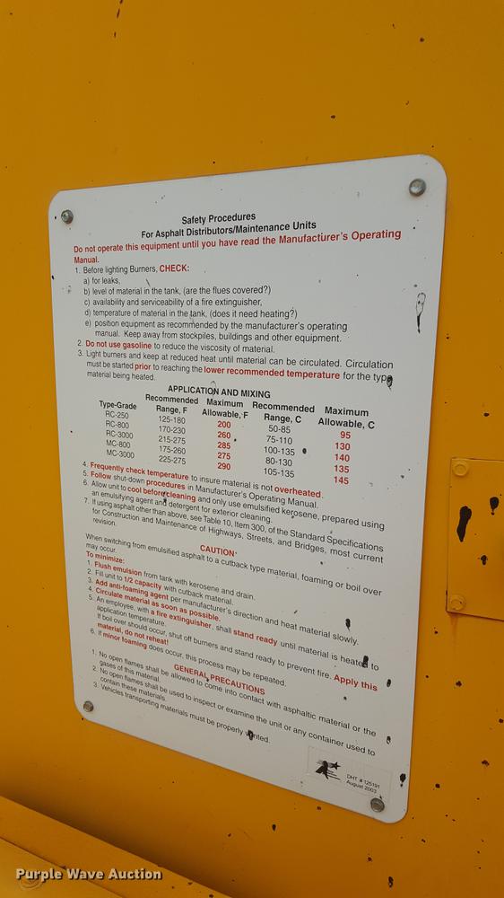 image for item FS9520 2002 Rosco asphalt distribution trailer