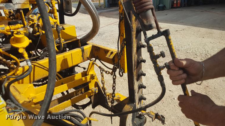 image for item FS9520 2002 Rosco asphalt distribution trailer