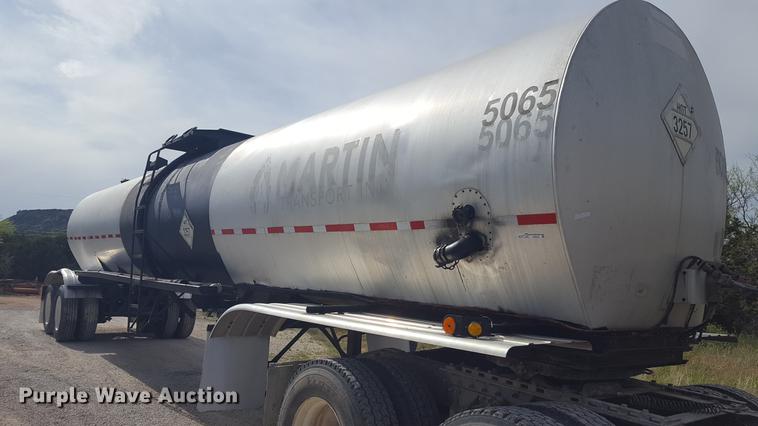 image for item FS9522 1985 Freuhauf 4FL019317 tank trailer