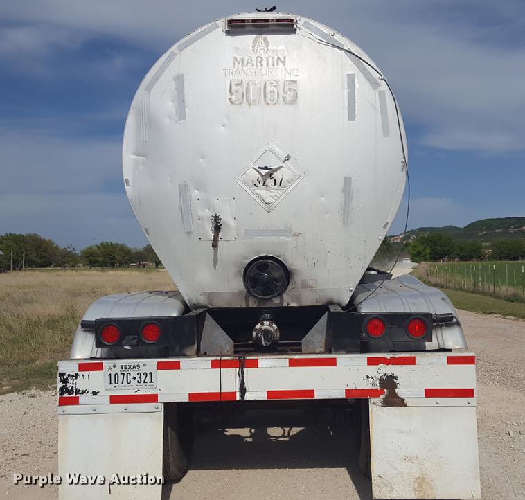 image for item FS9522 1985 Freuhauf 4FL019317 tank trailer