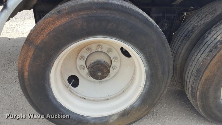 image for item FS9522 1985 Freuhauf 4FL019317 tank trailer