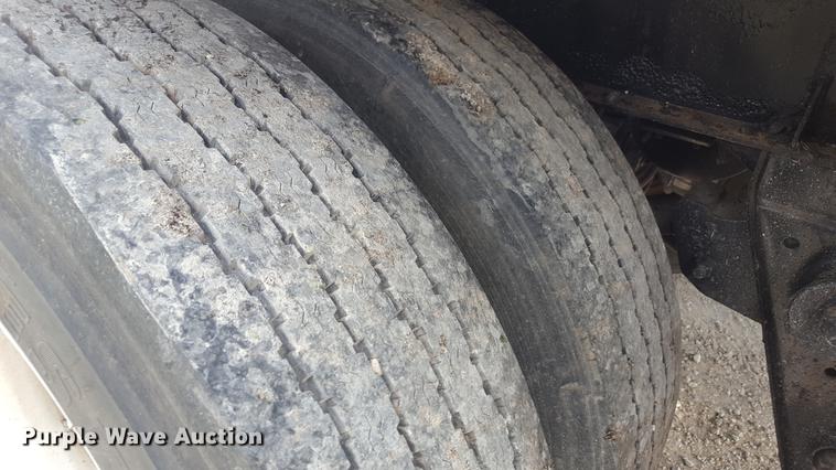 image for item FS9522 1985 Freuhauf 4FL019317 tank trailer