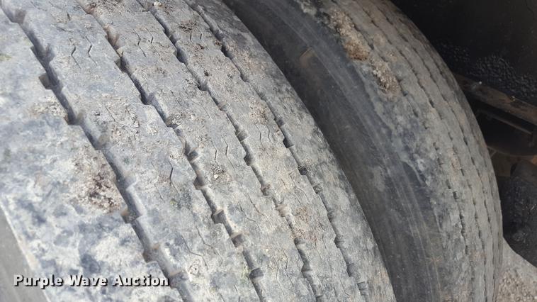 image for item FS9522 1985 Freuhauf 4FL019317 tank trailer