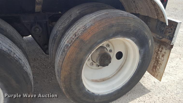 image for item FS9522 1985 Freuhauf 4FL019317 tank trailer