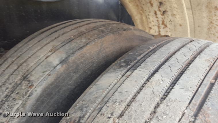 image for item FS9522 1985 Freuhauf 4FL019317 tank trailer