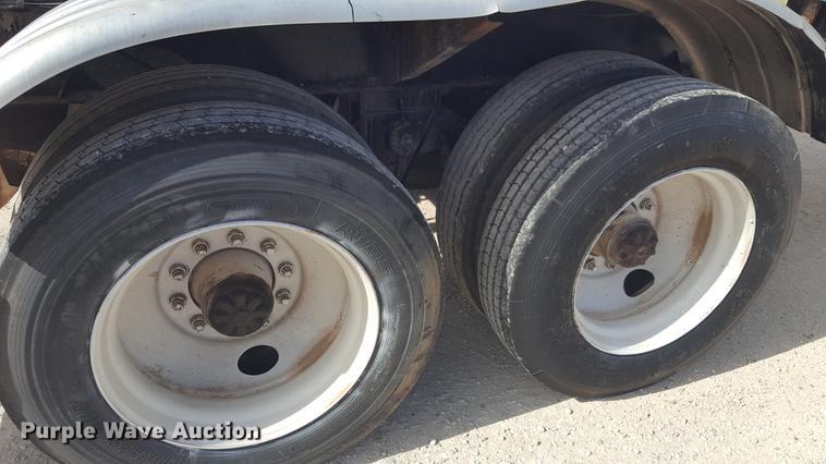 image for item FS9522 1985 Freuhauf 4FL019317 tank trailer