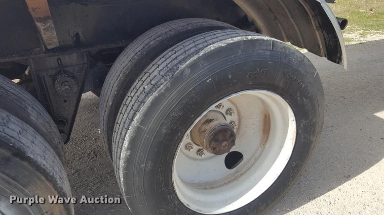 image for item FS9522 1985 Freuhauf 4FL019317 tank trailer