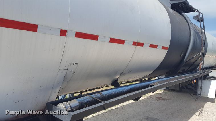 image for item FS9522 1985 Freuhauf 4FL019317 tank trailer