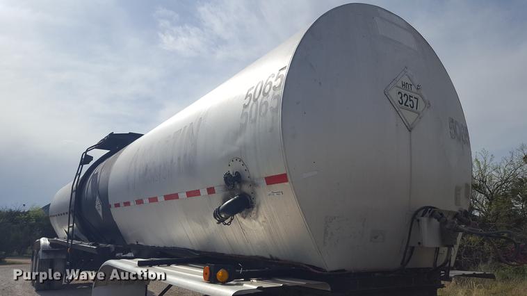 image for item FS9522 1985 Freuhauf 4FL019317 tank trailer