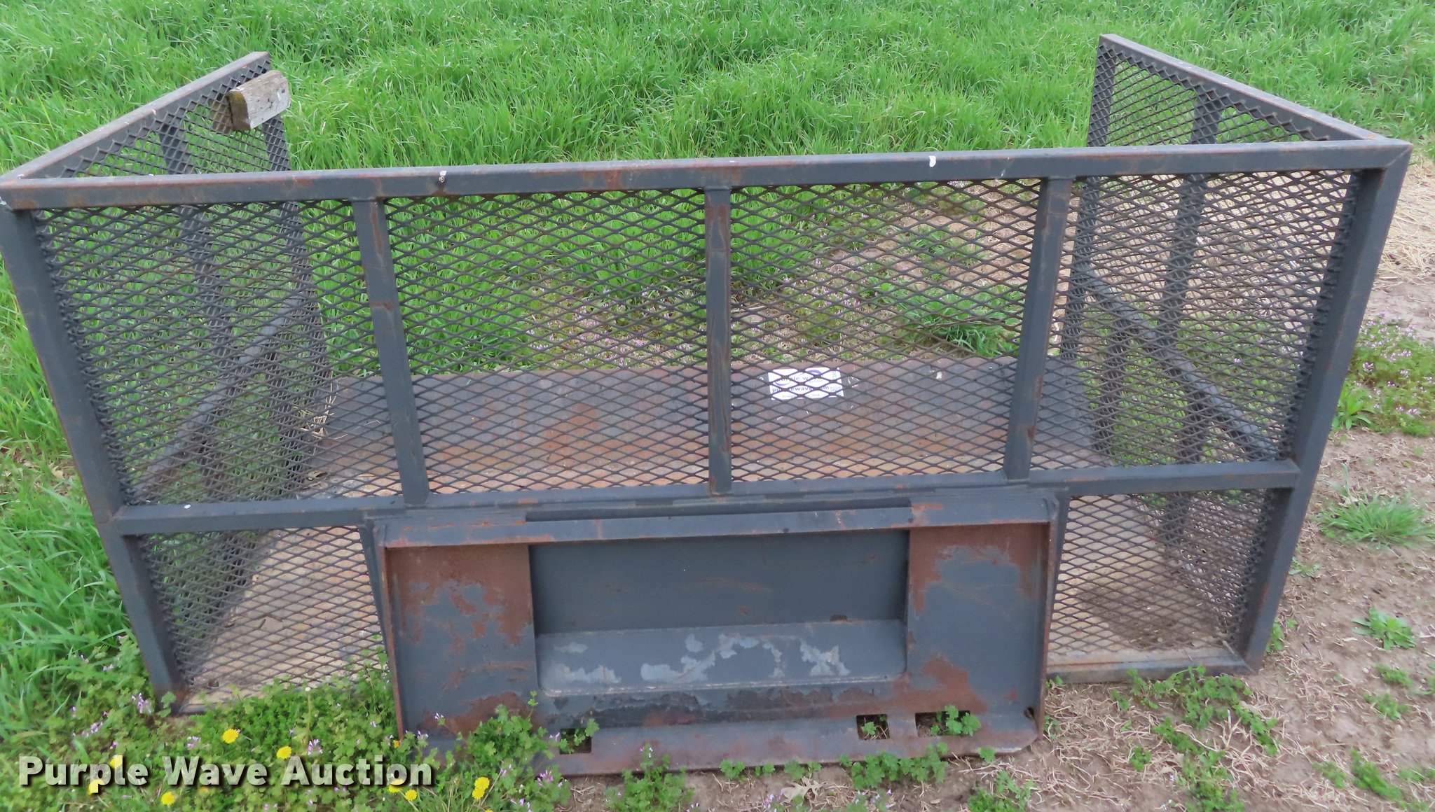 Skid steer trash basket in Frankfort, KS Item DE3456 sold Purple Wave