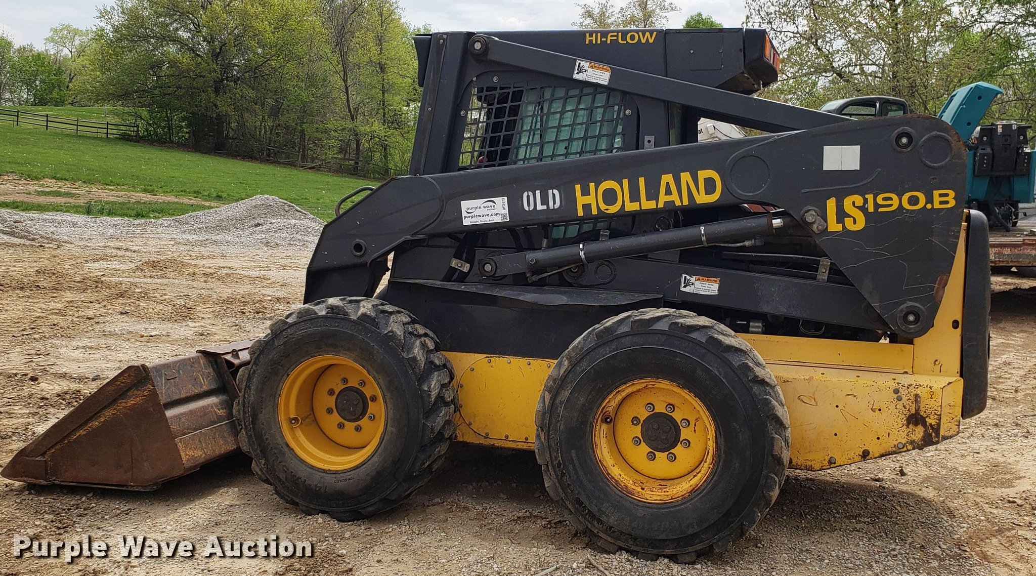 2005 New Holland LS190B skid steer in Kansas City, MO Item DF3473