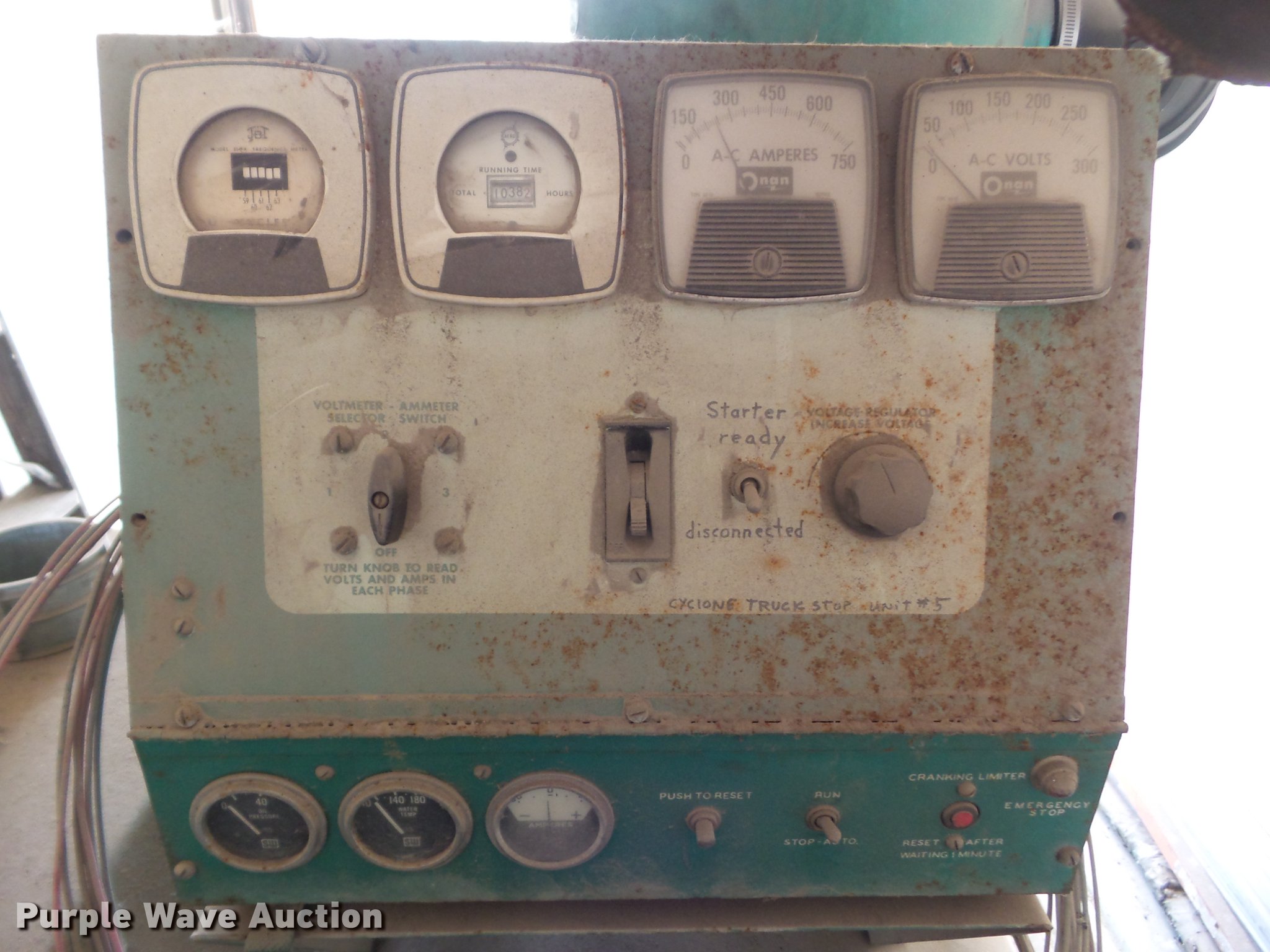 Onan 1750FE generator in Des Moines, IA Item EM9159 sold Purple Wave