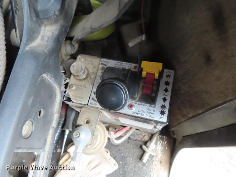 image for item DE3400 2001 Kenworth W900 semi truck