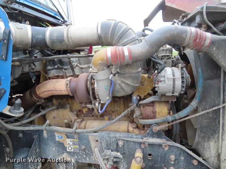 image for item DE3400 2001 Kenworth W900 semi truck