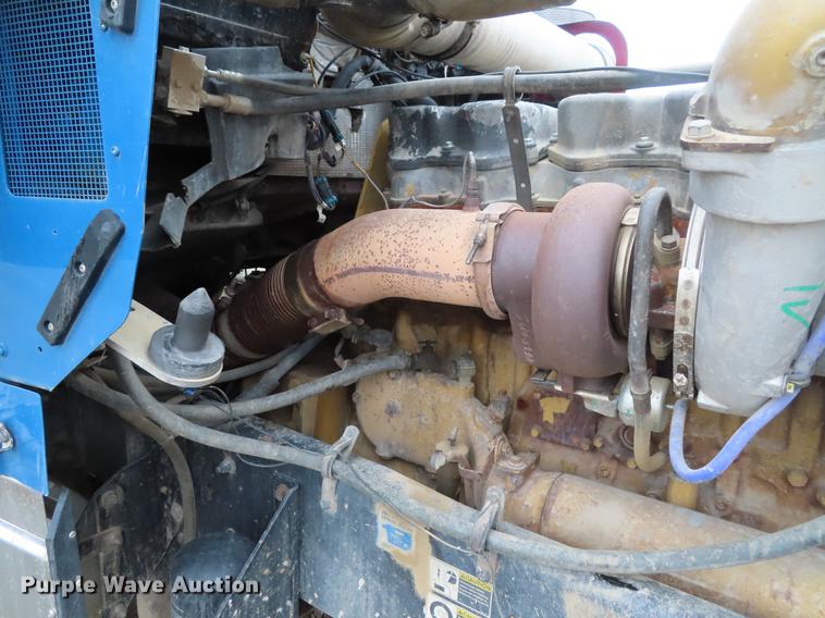 image for item DE3400 2001 Kenworth W900 semi truck