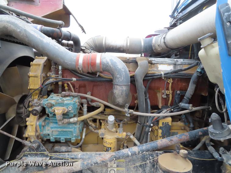 image for item DE3400 2001 Kenworth W900 semi truck