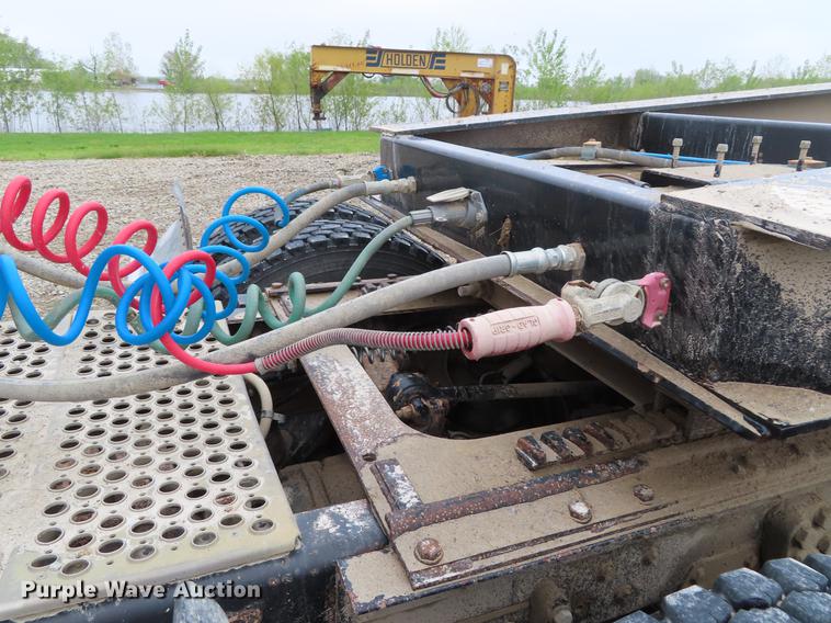 image for item DE3400 2001 Kenworth W900 semi truck