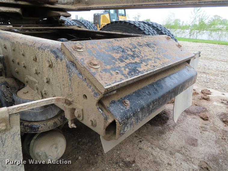 image for item DE3400 2001 Kenworth W900 semi truck