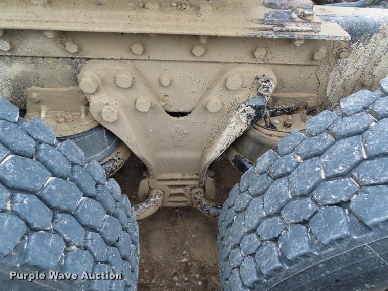 image for item DE3400 2001 Kenworth W900 semi truck