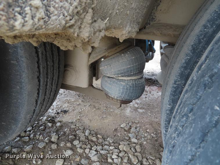 image for item DE3401 2014 Kaufman FR55DT-25K-43 lowboy equipment trailer