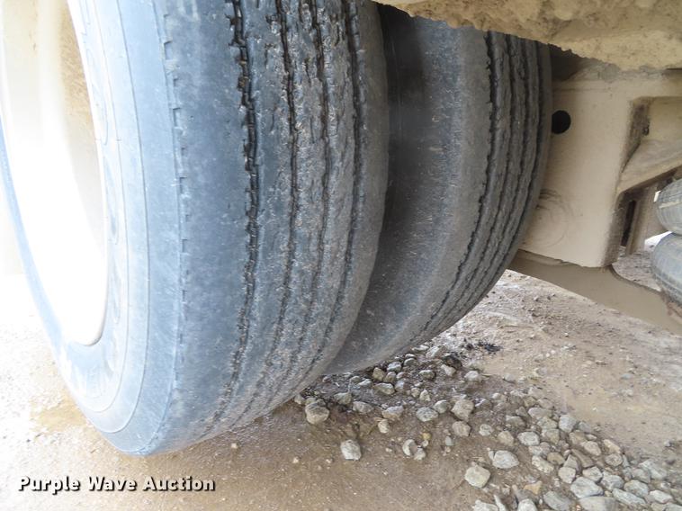 image for item DE3401 2014 Kaufman FR55DT-25K-43 lowboy equipment trailer