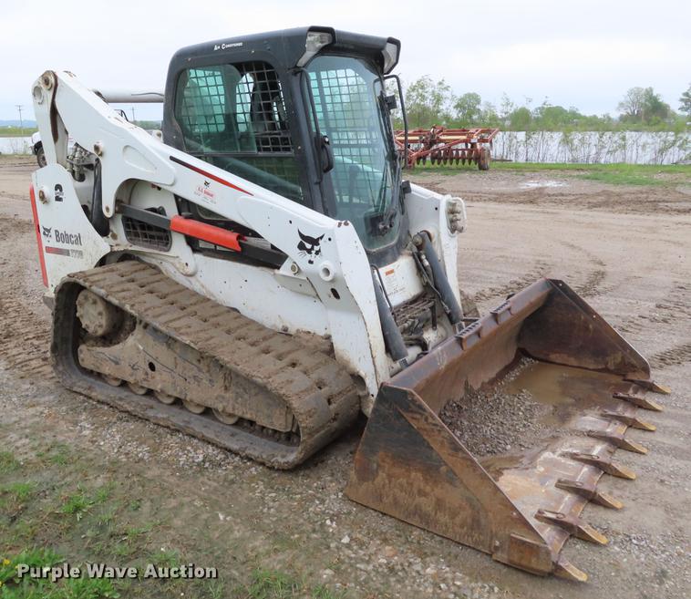 image for item DE3402 2011 Bobcat T770 skid steer