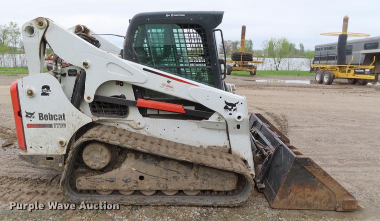 image for item DE3402 2011 Bobcat T770 skid steer