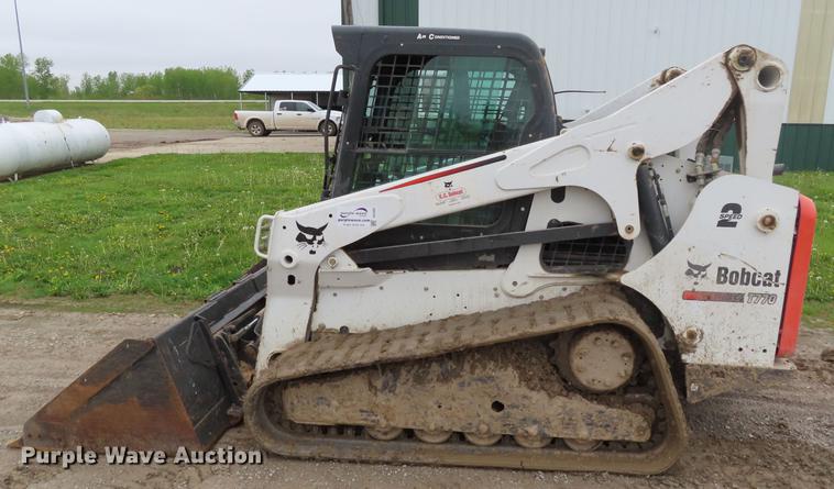 image for item DE3402 2011 Bobcat T770 skid steer