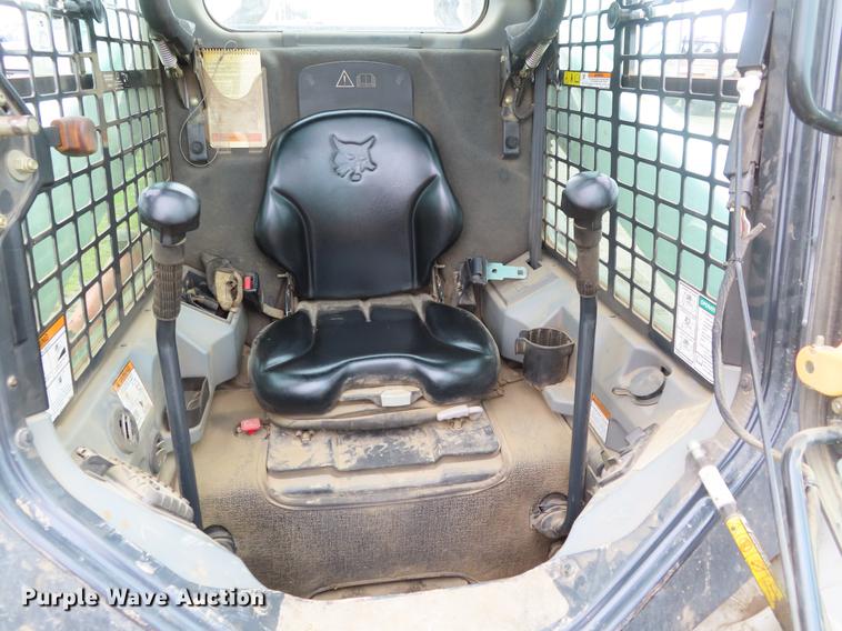 image for item DE3402 2011 Bobcat T770 skid steer
