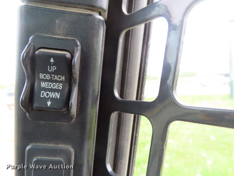 image for item DE3402 2011 Bobcat T770 skid steer