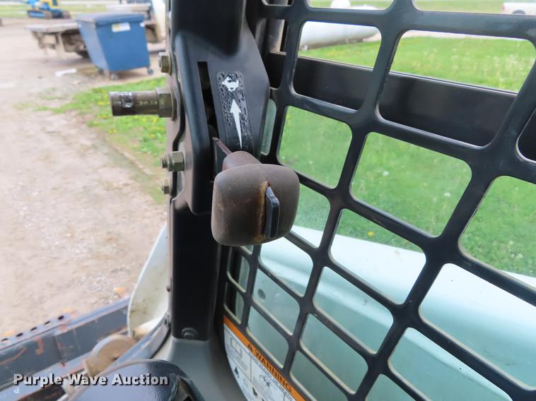 image for item DE3402 2011 Bobcat T770 skid steer