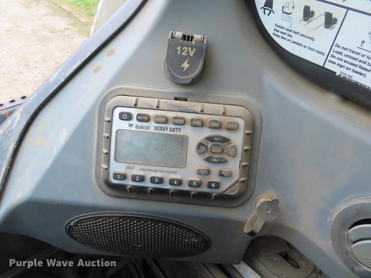 image for item DE3402 2011 Bobcat T770 skid steer