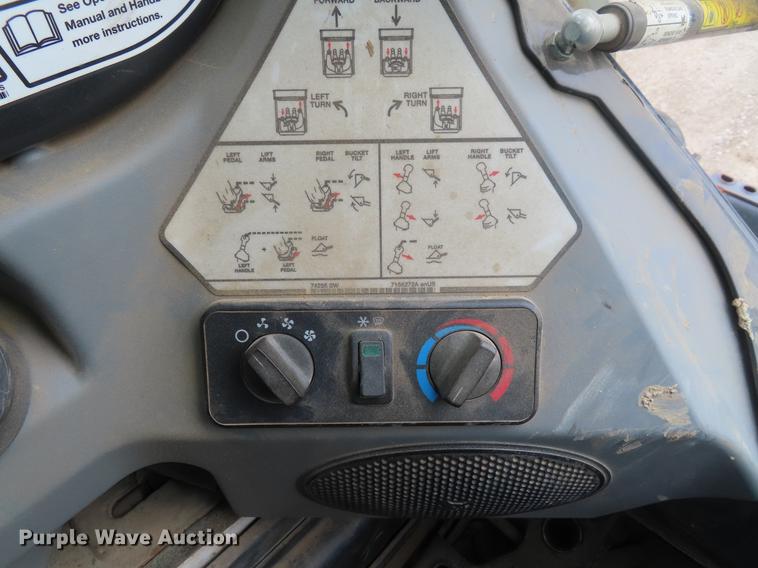 image for item DE3402 2011 Bobcat T770 skid steer