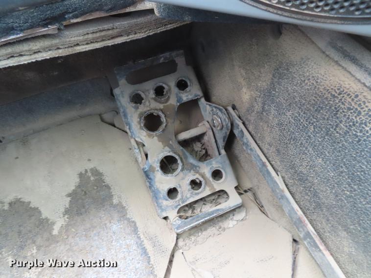 image for item DE3402 2011 Bobcat T770 skid steer