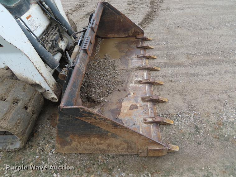 image for item DE3402 2011 Bobcat T770 skid steer