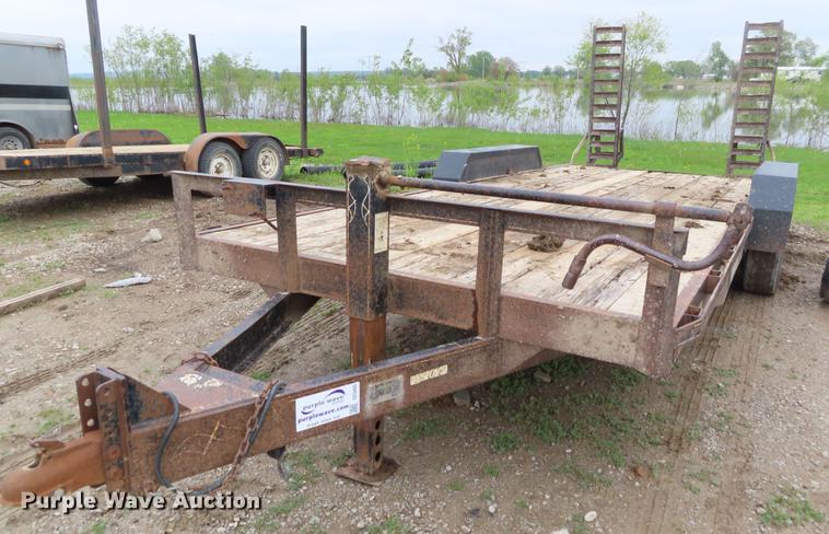 image for item DE3405 2004 Maxwell utility trailer