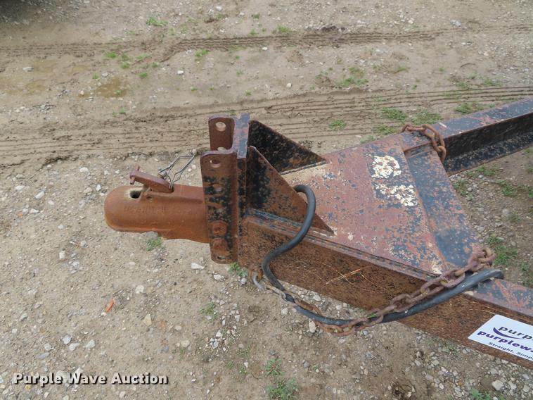 image for item DE3405 2004 Maxwell utility trailer