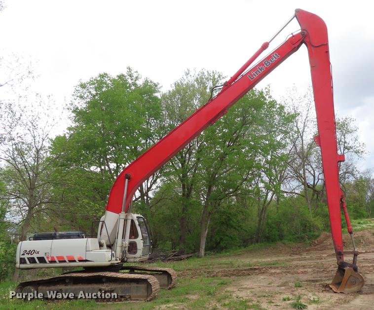 image for item DE3409 2005 Link-Belt 240 LX long reach excavator