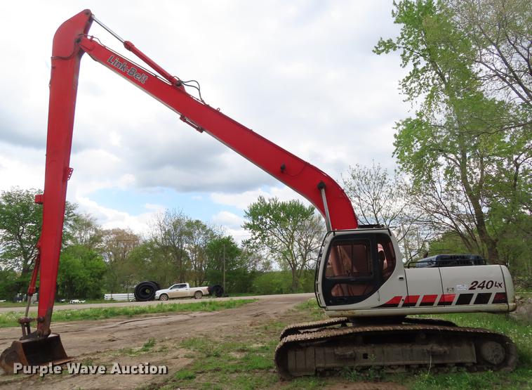 image for item DE3409 2005 Link-Belt 240 LX long reach excavator