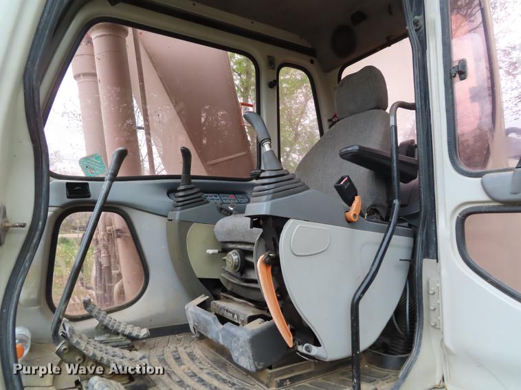 image for item DE3409 2005 Link-Belt 240 LX long reach excavator