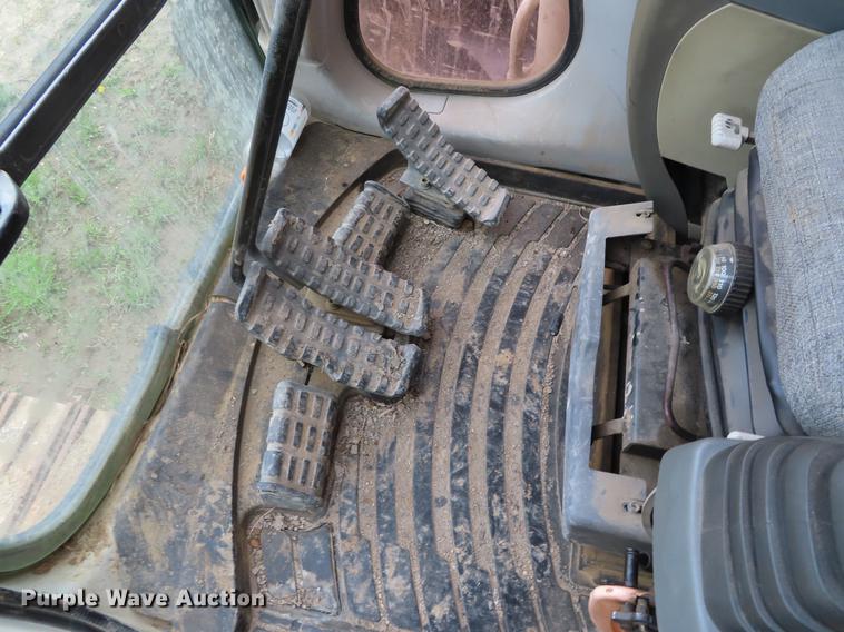 image for item DE3409 2005 Link-Belt 240 LX long reach excavator