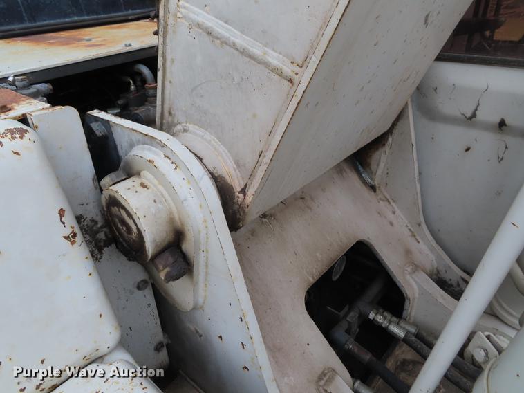 image for item DE3409 2005 Link-Belt 240 LX long reach excavator