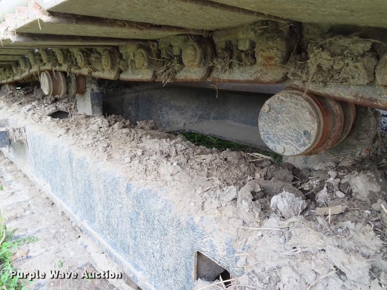 image for item DE3409 2005 Link-Belt 240 LX long reach excavator